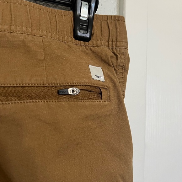 Vuori Ripstop Wideleg Pant in Tan - Picture 9 of 10